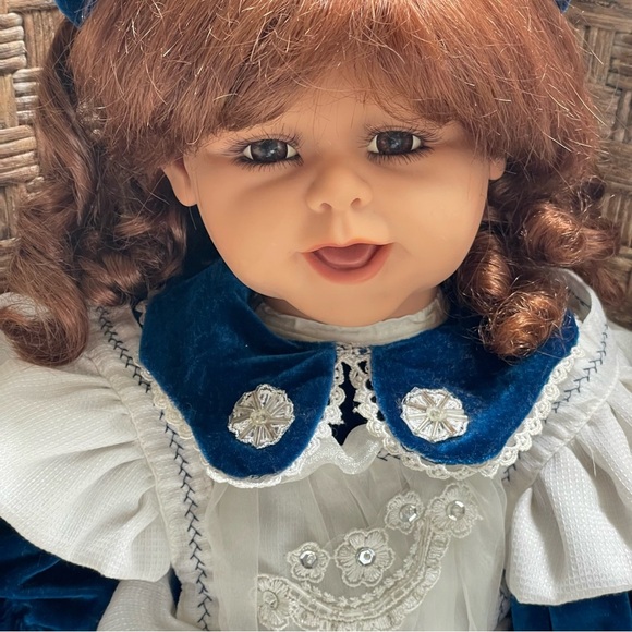 William Tung 2002 Collectible Doll From Tuss Curly Red Hair - Picture 2 of 13